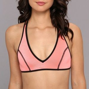 ISO / LOOKING FOR Hurley good sport bikini top